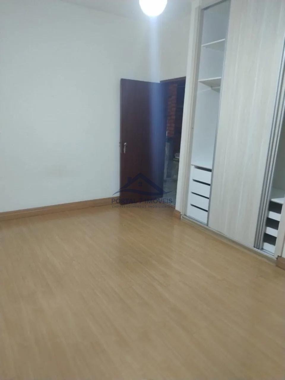 Casa à venda com 3 quartos, 1 suíte, 4 vagas e 297m² no Jardim Cambui, Sete Lagoas (MG) — foto 10 de 21