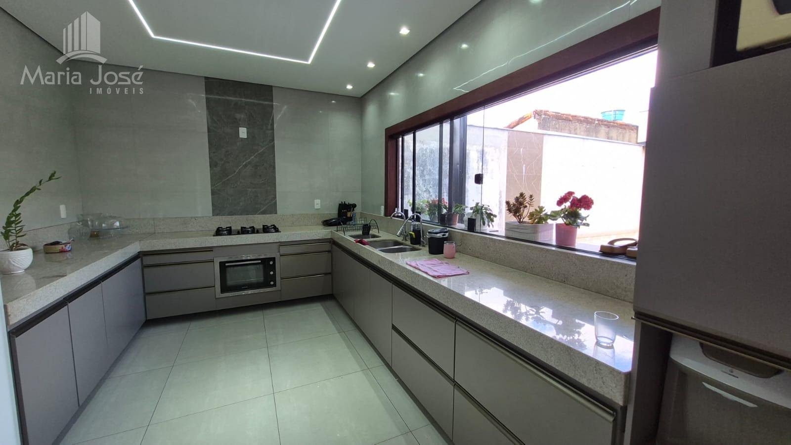 Casa à venda com 3 quartos, 2 suítes, 3 vagas e 221m² no Boa Vista, Sete Lagoas (MG) — foto 16 de 30