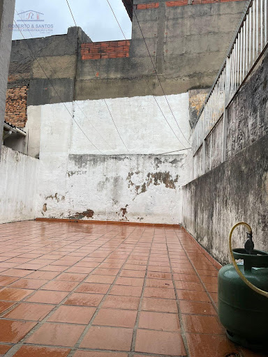 Quintal nos fundos