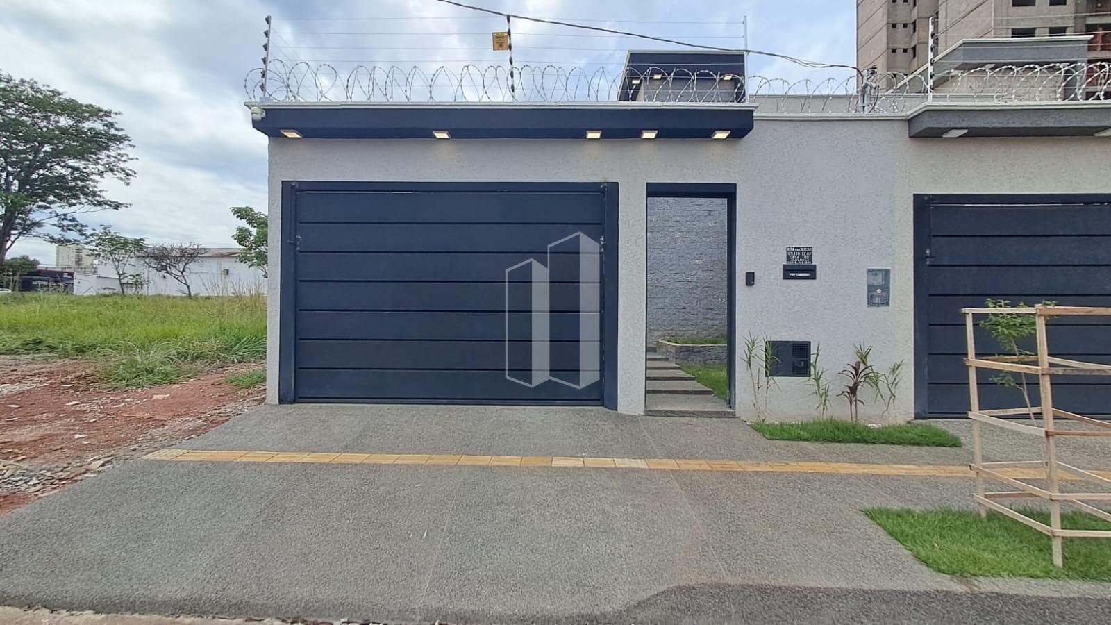 Casa à venda com 3 quartos, 4 banheiros, 4 vagas e 150m² no Jardim Atlântico, Goiânia — foto principal