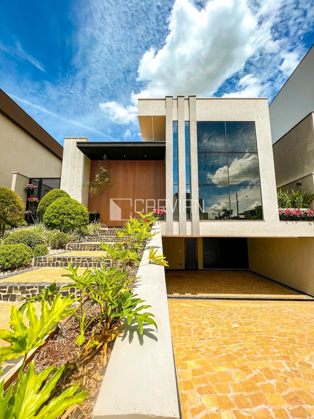 Casa à venda com 3 quartos, 3 suítes, 3 vagas e 365m² no Residencial Alto do Castelo I, Ribeirão Preto (SP) — foto 2 de 30