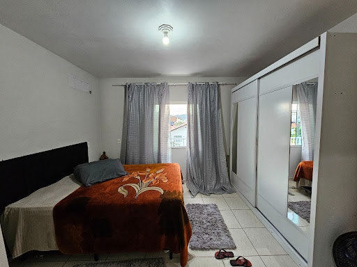 Quarto 1 Piso Superior 