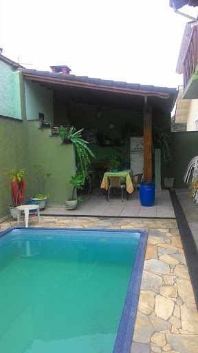 piscina e churrasqueira