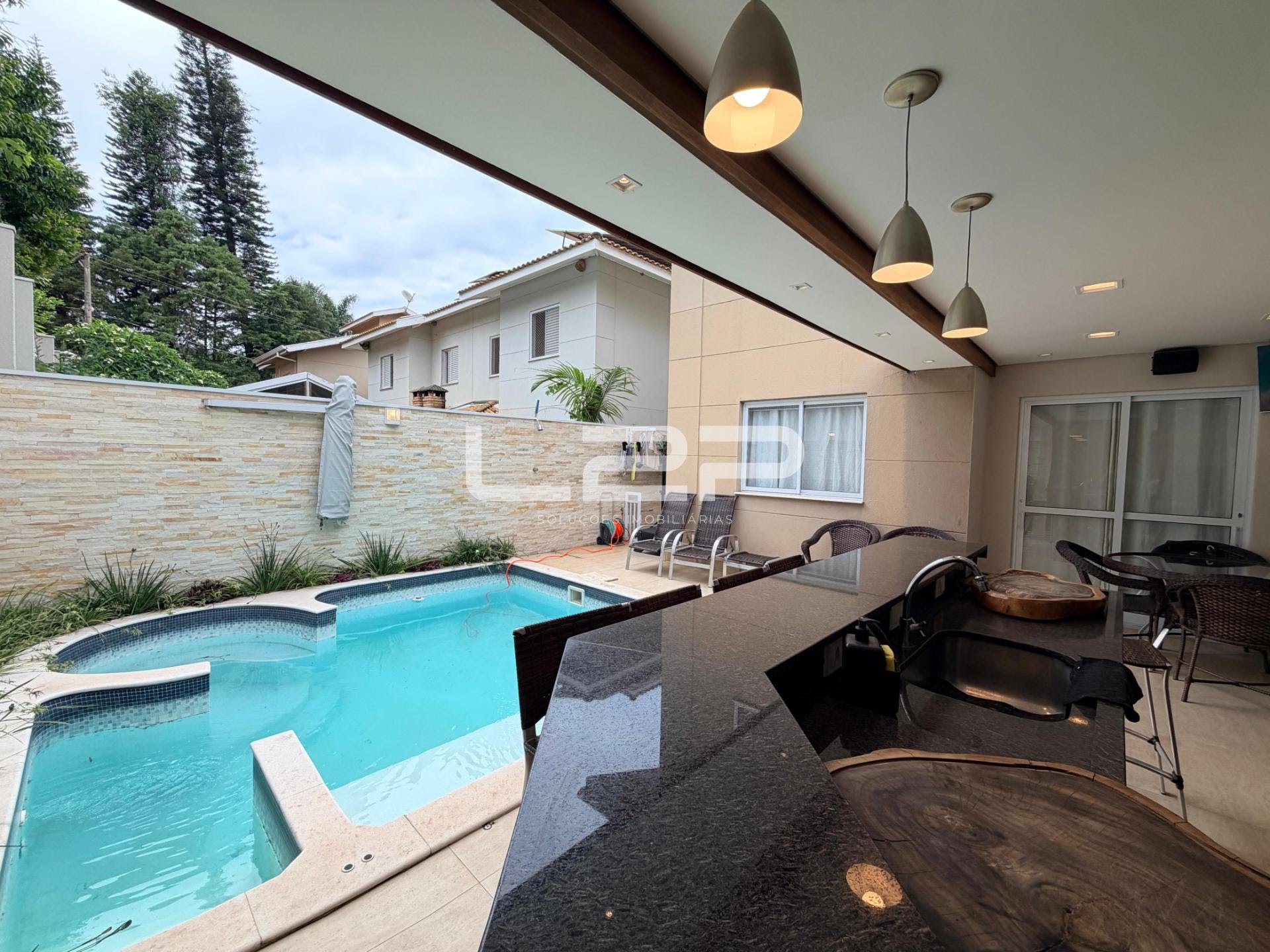Casa à venda com 4 quartos, 1 suíte, 4 vagas e 190m² no Medeiros, Jundiaí (SP) — foto 27 de 30