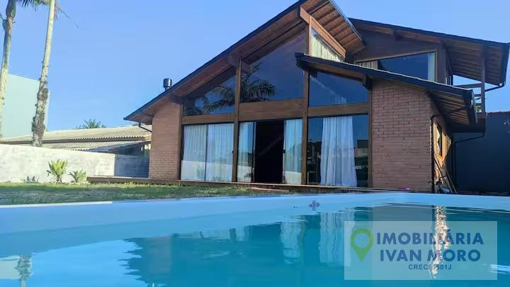 Casa para alugar com 3 quartos, 1 suíte e 3 vagas no Daniela, Florianópolis (SC) — foto 2 de 30