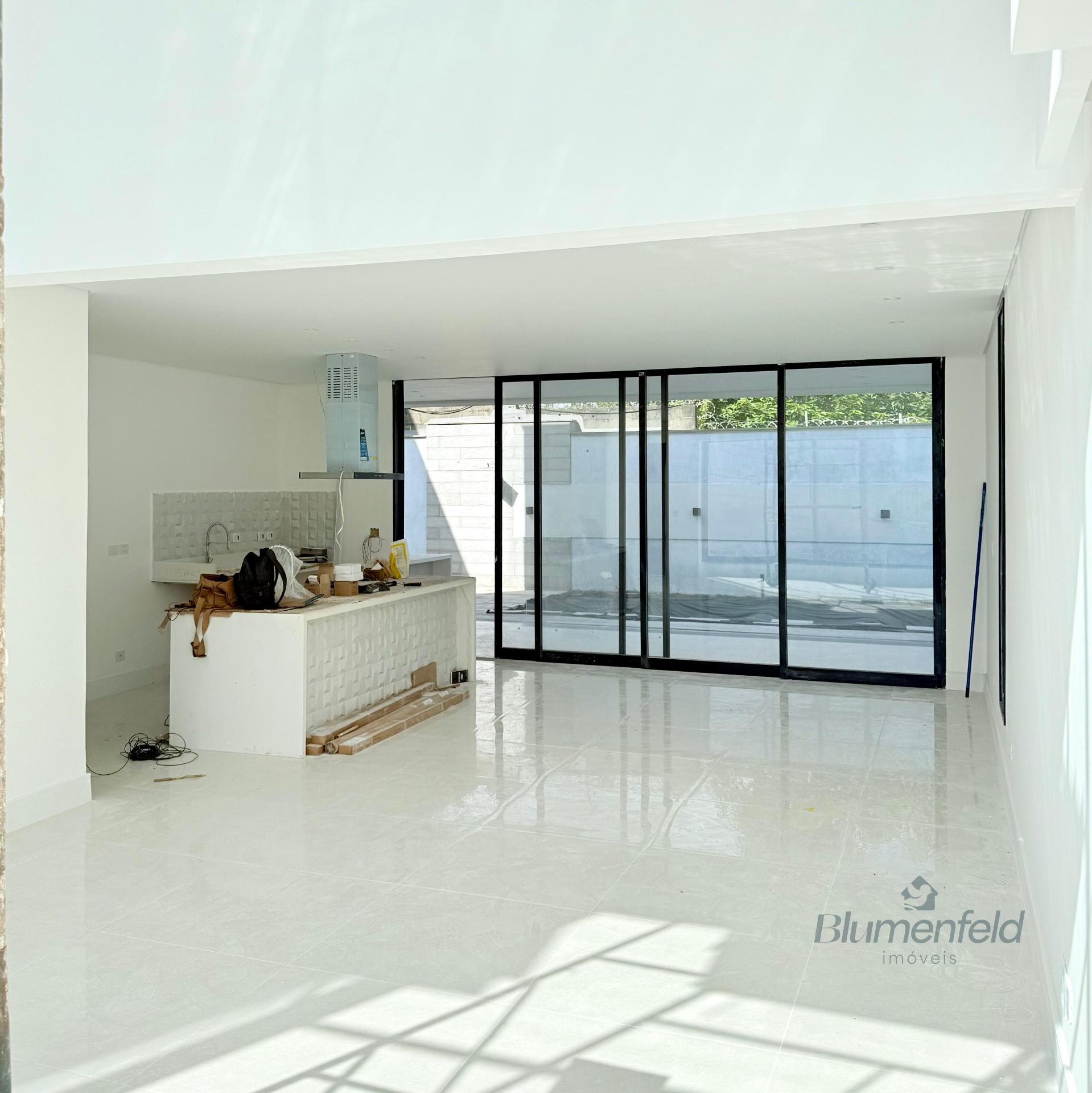 Casa à venda com 4 quartos, 4 suítes, 5 vagas e 134m² no Condomínio Real Park, Arujá (SP) — foto 3 de 18