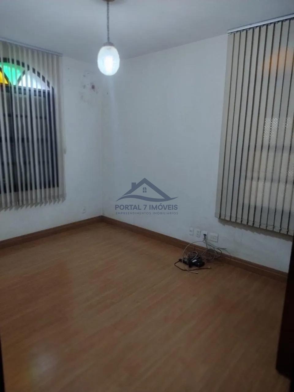 Casa à venda com 3 quartos, 1 suíte, 4 vagas e 297m² no Jardim Cambui, Sete Lagoas (MG) — foto 11 de 21