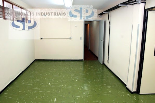 Galpão em Parque Novo Mundo SP com 2649m²   locação por R$130.000/mês. Ótima oportunidade para seu negócio!