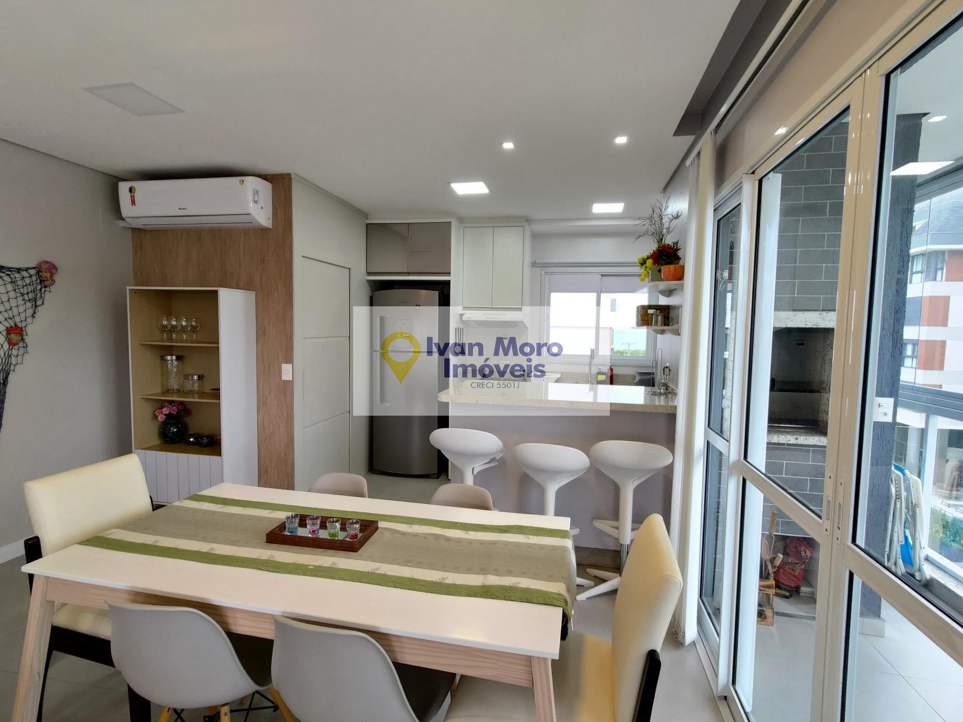 Apartamento à venda com 2 quartos, 3 banheiros, 1 vaga e 95m² no Jurerê, Florianópolis — foto principal