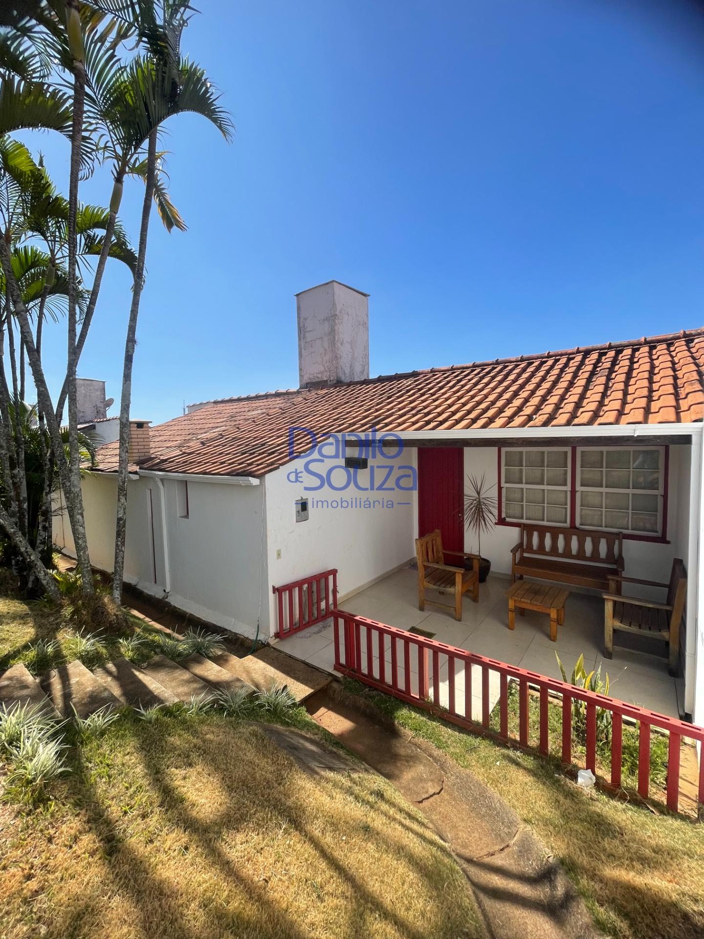 Casa à venda com 3 quartos, 1 banheiro, 2 vagas e 192m² no Vila Lamartine (área II ), Araxá — foto principal