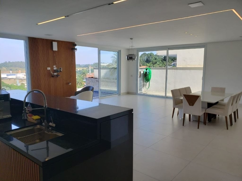 Casa à venda com 3 quartos, 3 suítes, 4 vagas e 500m² no Condomínio Country Club, Arujá (SP) — foto 23 de 28