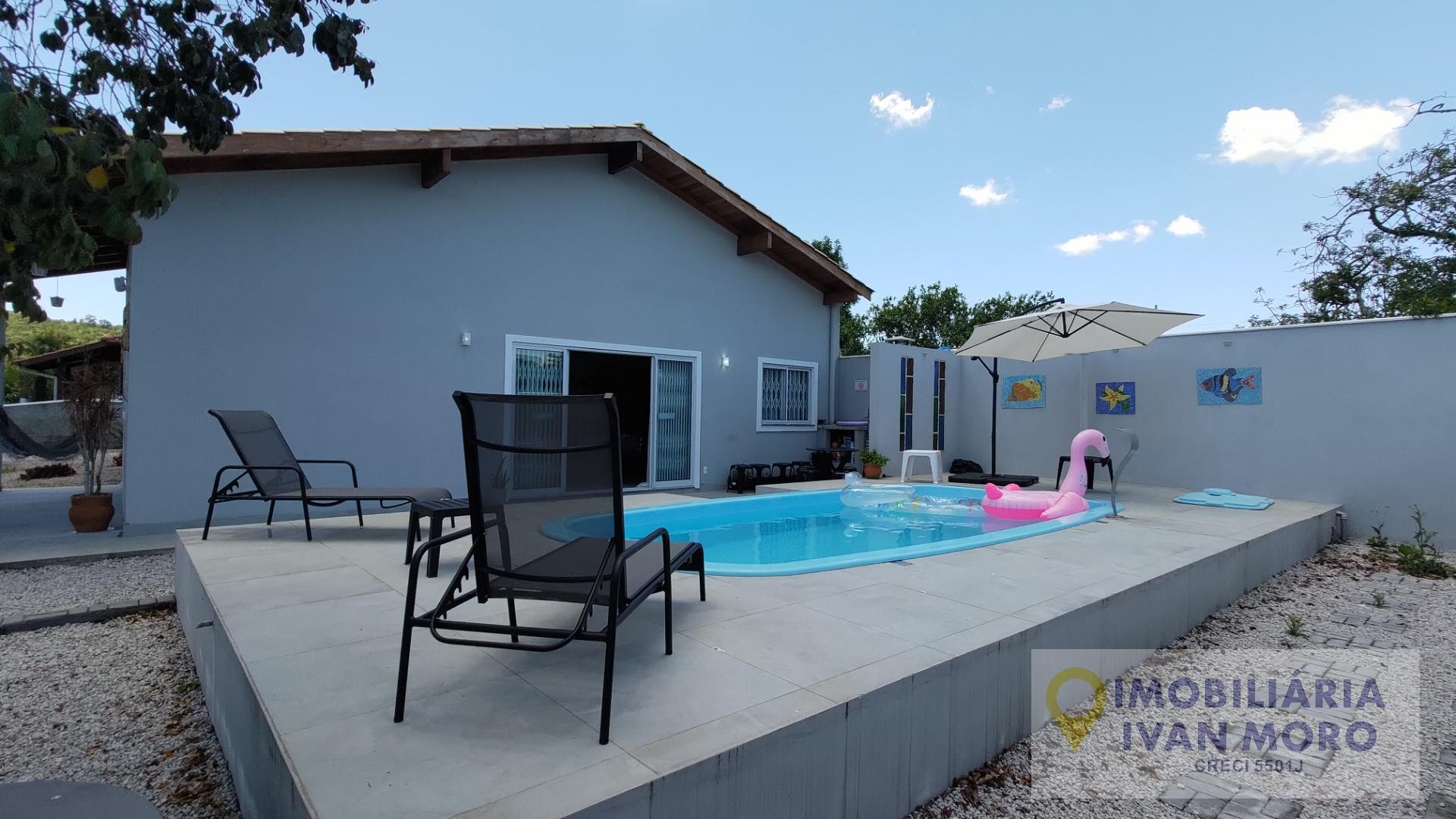 Casa para alugar com 3 quartos, 2 banheiros e 4 vagas no Daniela, Florianópolis — foto principal
