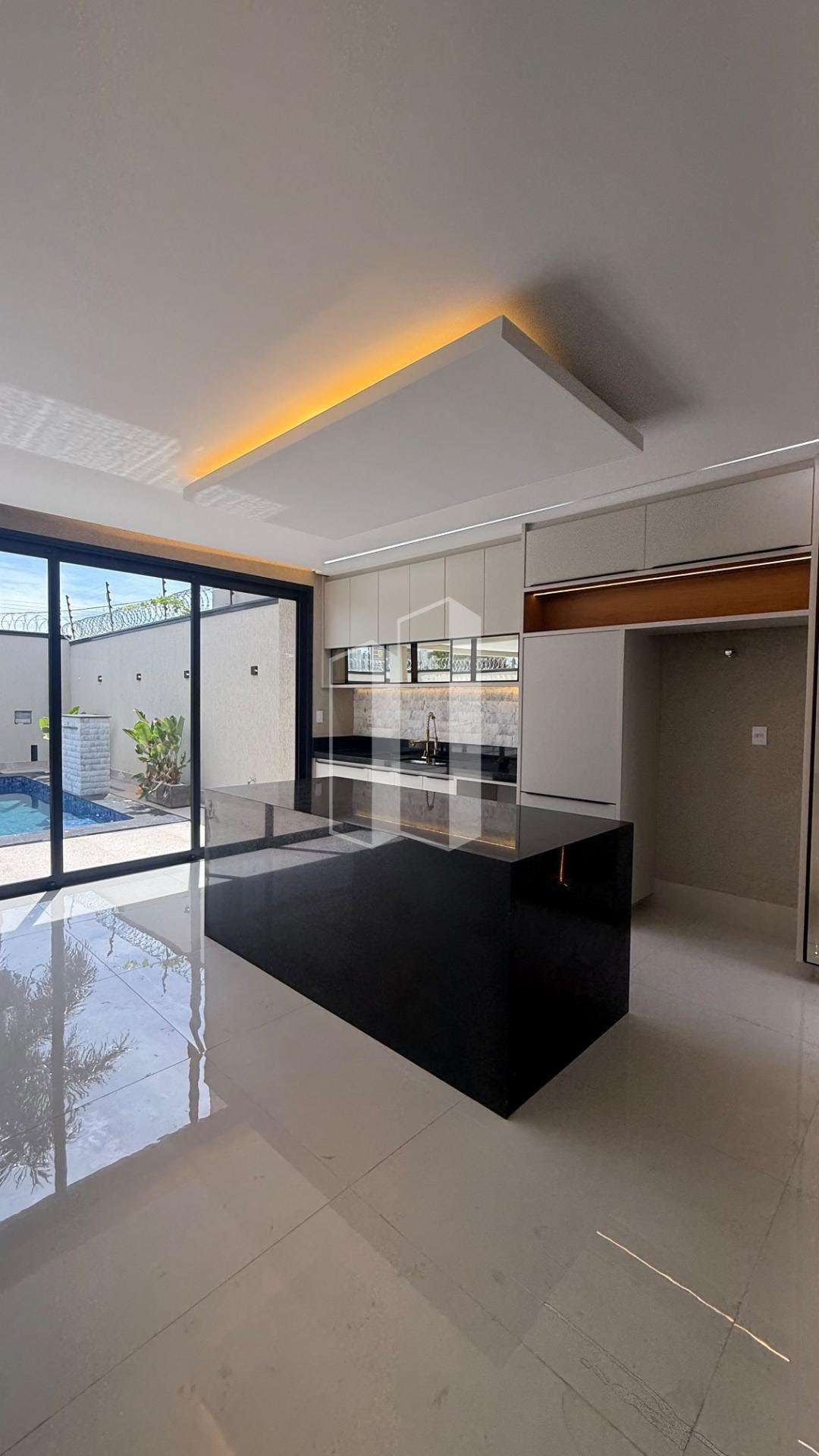 Casa à venda com 4 quartos, 3 suítes, 4 vagas e 220m² no Parque Amazônia, Goiânia (GO) — foto 7 de 16