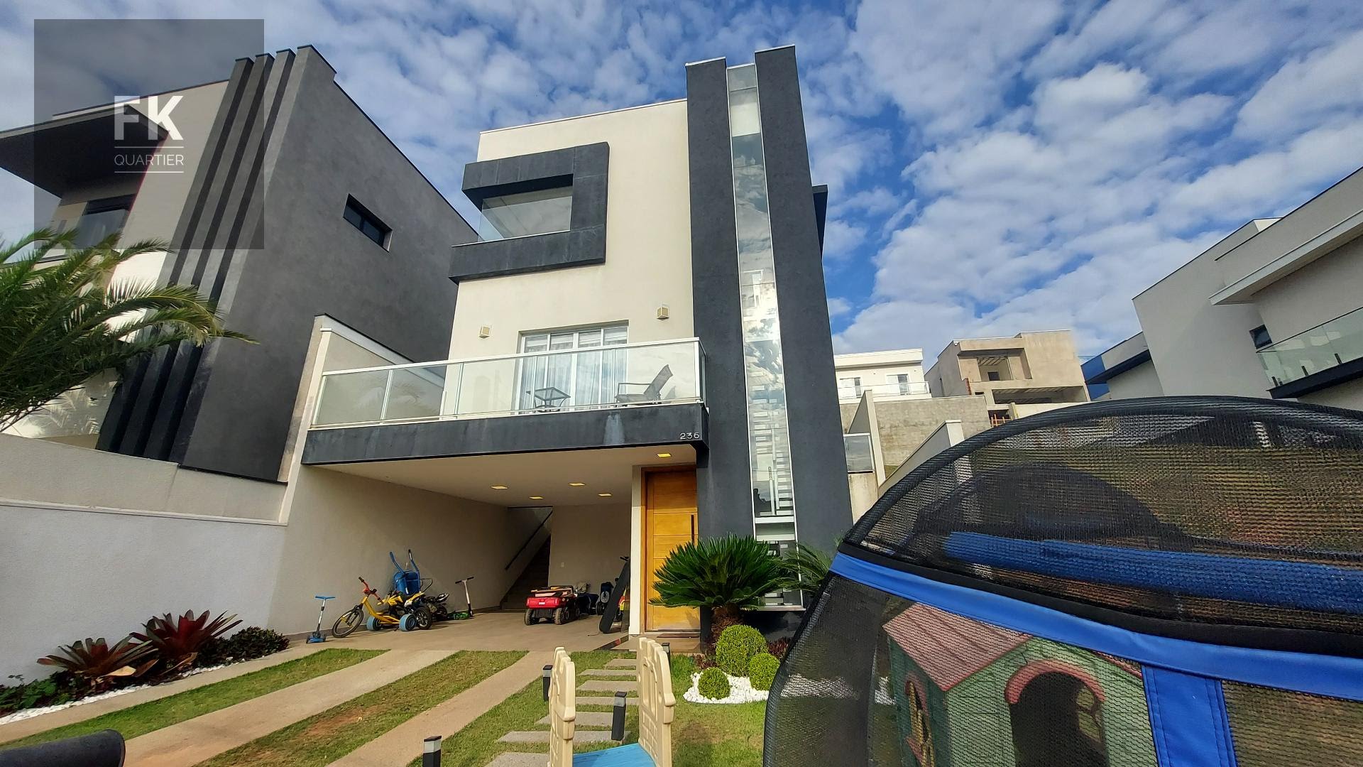Casa à venda com 3 quartos, 3 suítes, 4 vagas e 268m² no Suru, Santana de Parnaíba (SP) — foto 28 de 29
