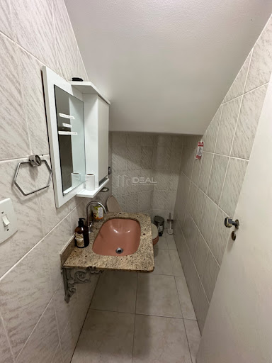 Lavabo no térreo 