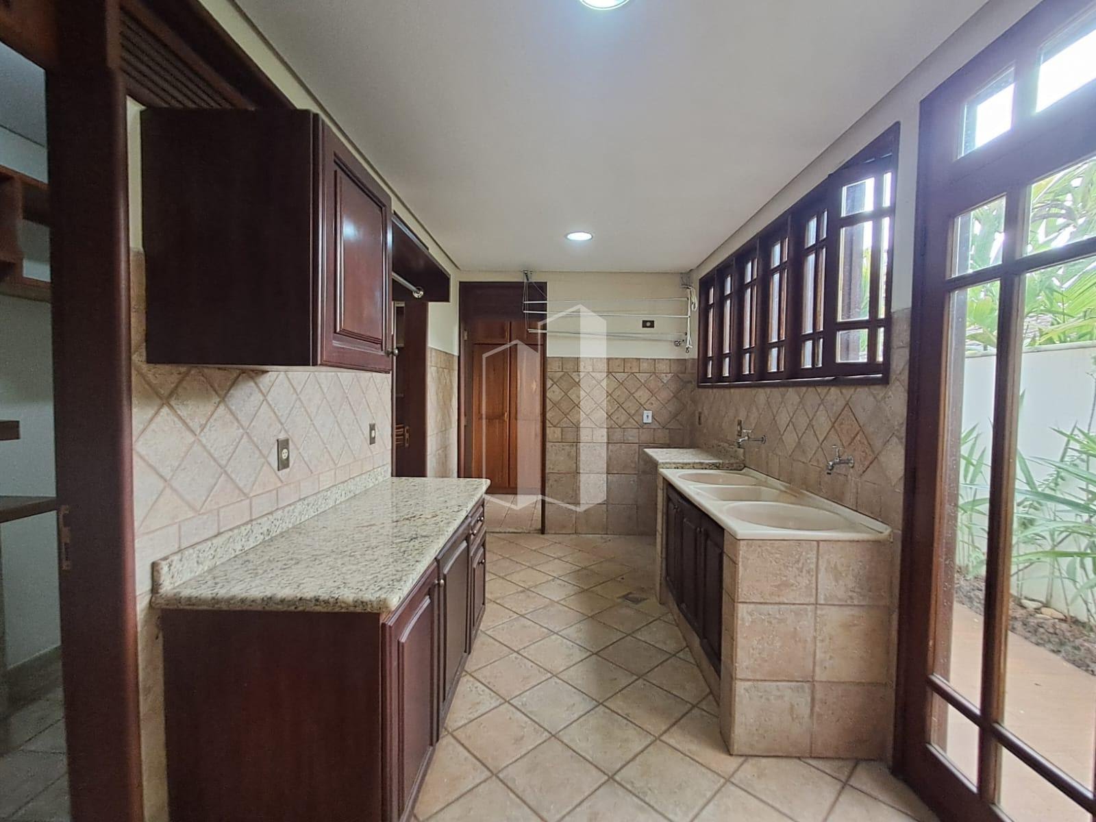 Casa à venda com 4 quartos, 4 suítes, 6 vagas e 600m² no Jardim Florença, Goiânia (GO) — foto 10 de 30