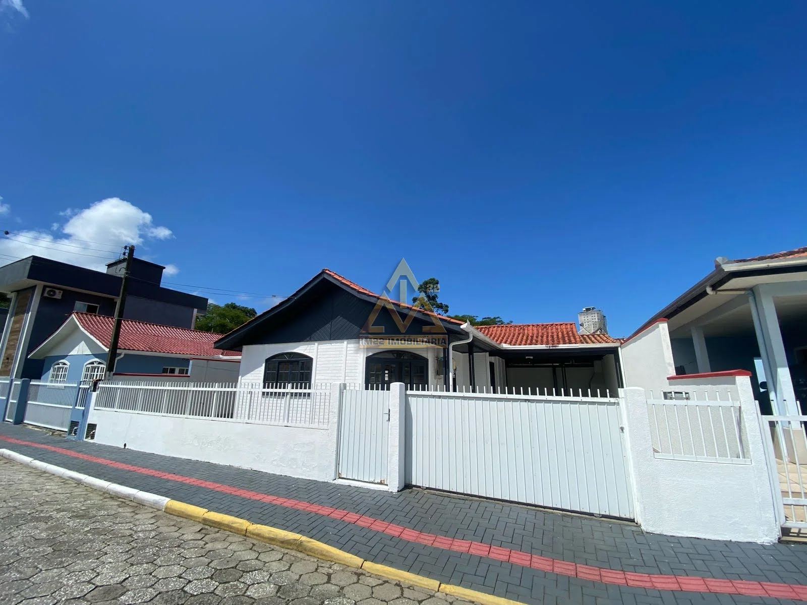Casa à venda com 2 quartos, 1 suíte, 2 vagas e 120m² no Varzea, Itapema (SC) — foto 2 de 8