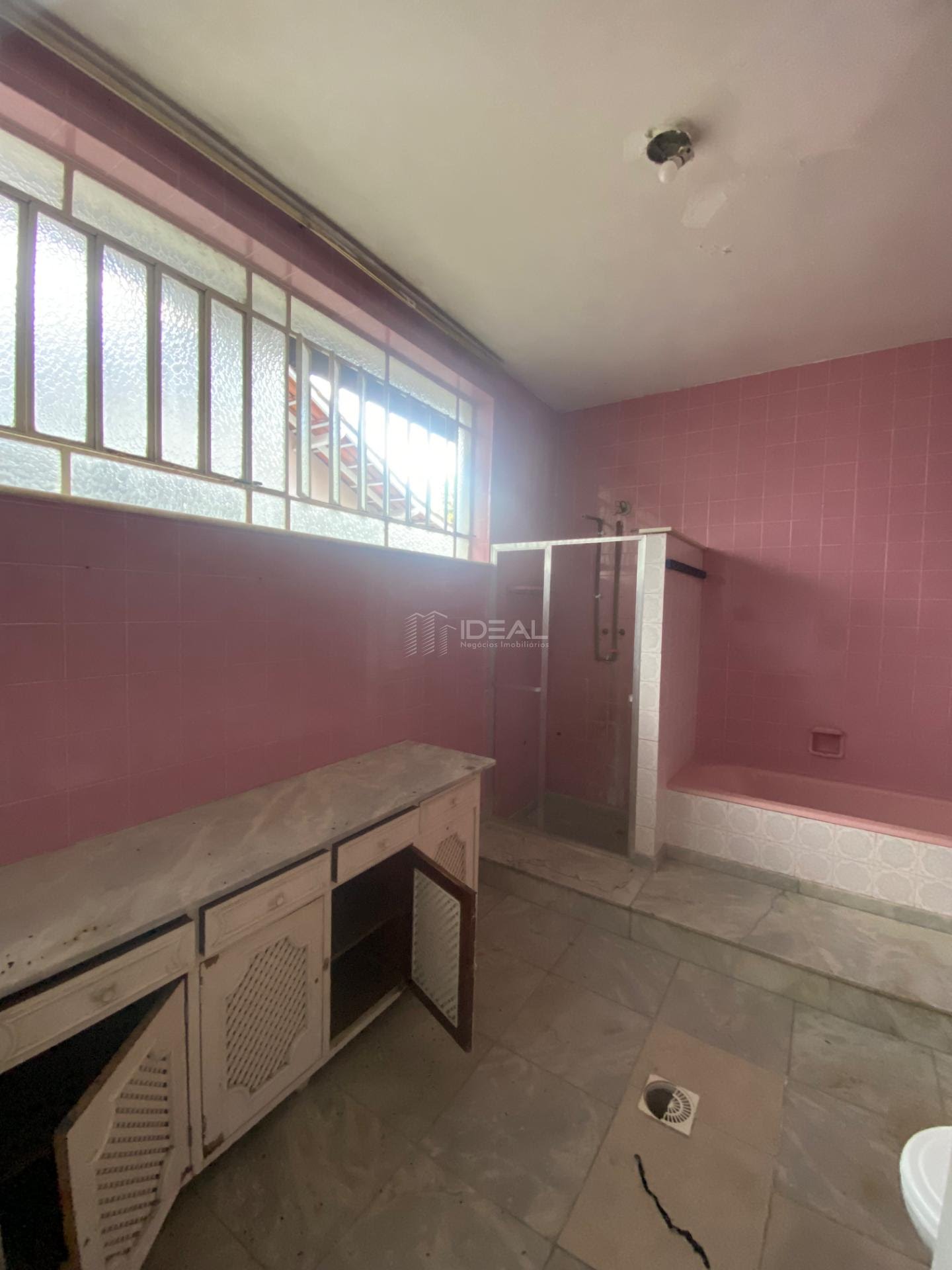 Casa para alugar com 4 quartos, 1 suíte, 4 vagas e 380m² no Parque Tamandaré, Campos dos Goytacazes (RJ) — foto 16 de 30