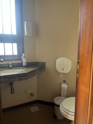 Consultório à Venda no Centro de Bagé com 3 Banheiros
