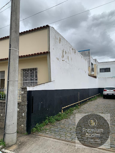 Casa 03 QTS em Centro  -  Campos dos Goytacazes