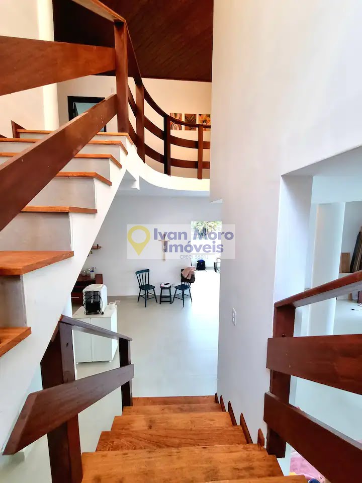 Casa para alugar com 7 quartos, 5 banheiros, 4 vagas e 350m² no Daniela, Florianópolis (SC) — foto 27 de 30