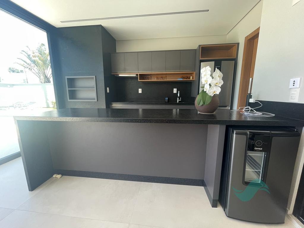 Casa à venda com 5 suítes, 3 vagas e 410m² no Jurerê Internacional, Florianópolis (SC) — foto 25 de 27