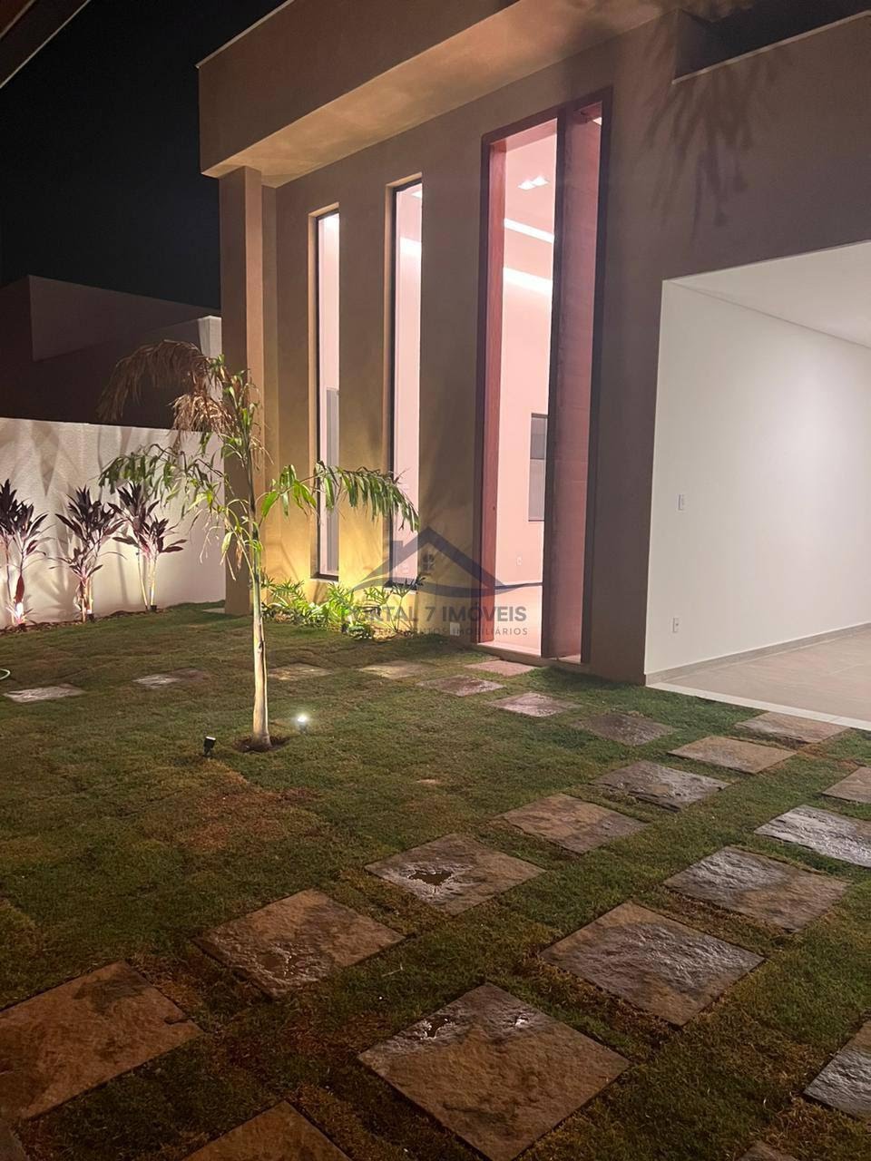 Casa à venda com 3 quartos, 1 suíte, 4 vagas e 180m² no Flórida, Sete Lagoas (MG) — foto 2 de 30