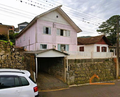 Casa + Sala Comercial no Centro  -  Tangará/SC