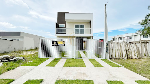 Sobrado à venda em Guaratuba, 3 quartos, 160m²