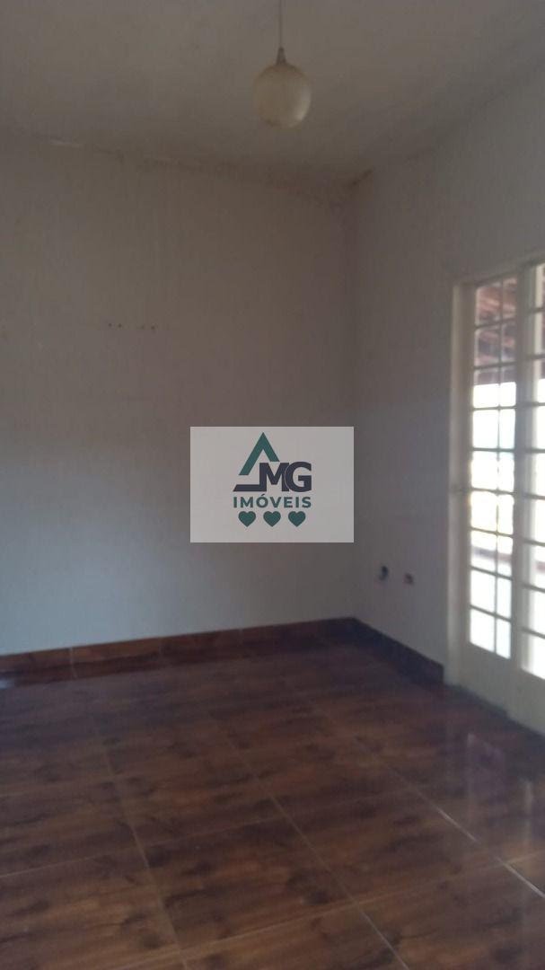 Casa à venda com 5 quartos, 2 vagas e 177m² no Vila Lima, Três Corações (MG) — foto 8 de 12