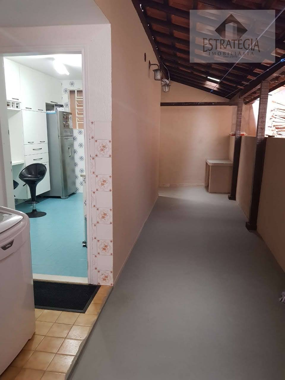 Casa à venda com 3 quartos, 1 suíte, 4 vagas e 225m² no Bingen, Petrópolis (RJ) — foto 8 de 30