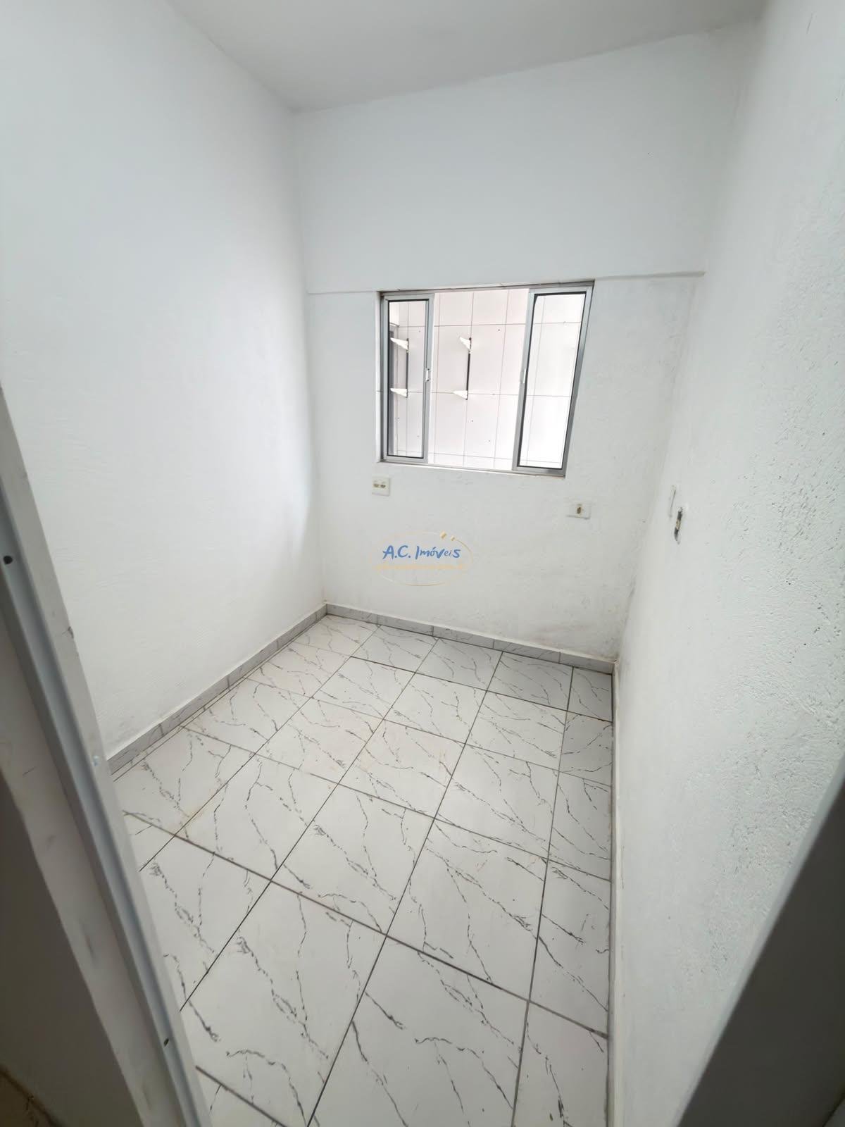 Casa à venda com 2 quartos, 1 banheiro, 2 vagas e 62m² no Guilhermina, Praia Grande (SP) — foto 2 de 11