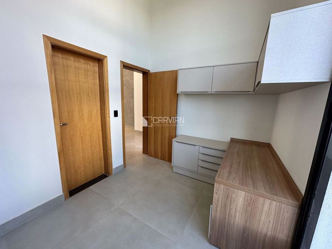 Casa à venda com 3 quartos, 3 suítes, 4 vagas e 220m² no Residencial Alto do Castelo, Ribeirão Preto (SP) — foto 4 de 27