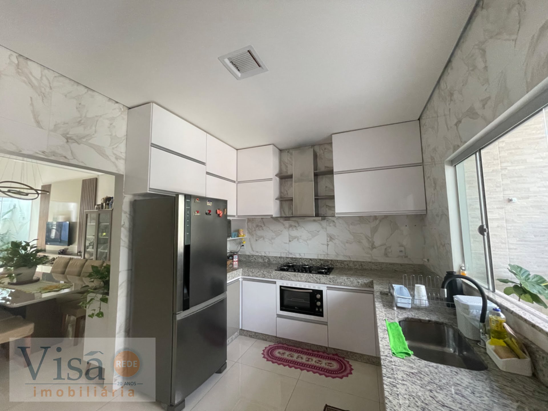 Casa à venda com 3 quartos, 2 suítes, 2 vagas e 250m² no Jardim Serrano, Paracatu (MG) — foto 13 de 30
