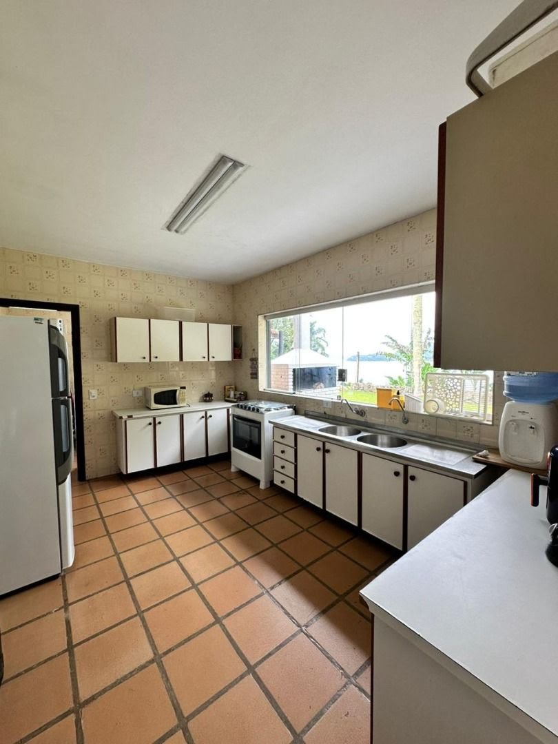 Casa à venda com 5 quartos, 6 banheiros, 2 vagas e 540m² no Praia do Tenório, Ubatuba (SP) — foto 23 de 30