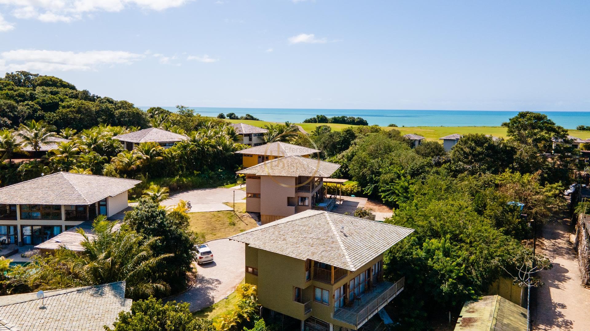 Casa à venda com 4 quartos, 5 banheiros, 3 vagas e 136m² no Estrada de Trancoso, Porto Seguro — foto principal