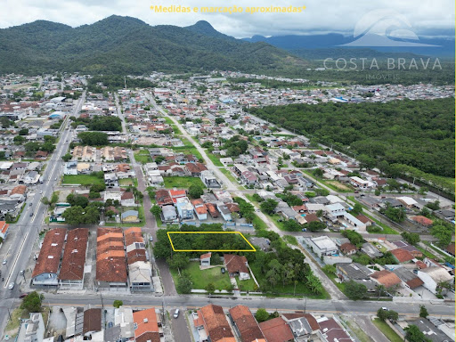 Terreno de Esquina: Amplo Potencial Construtivo, Matinhos