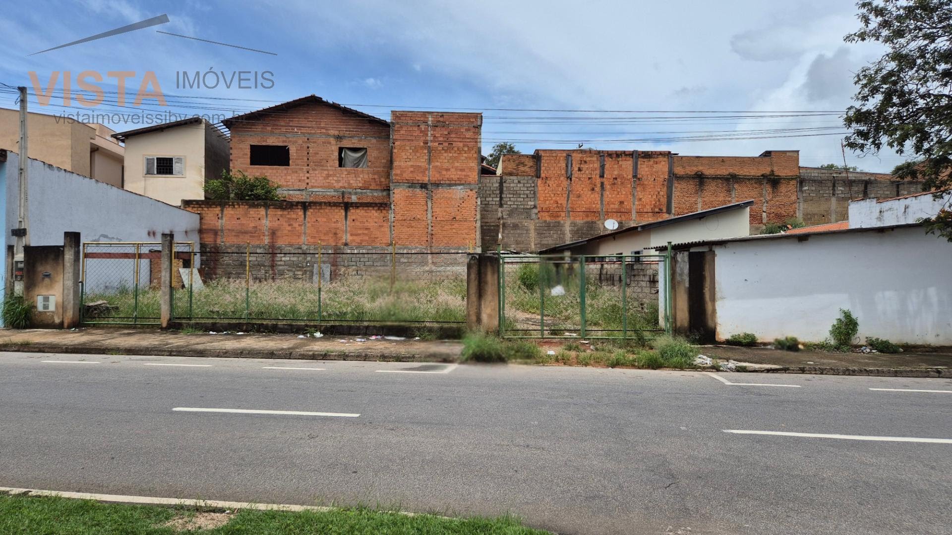 TERRENO PLANO
