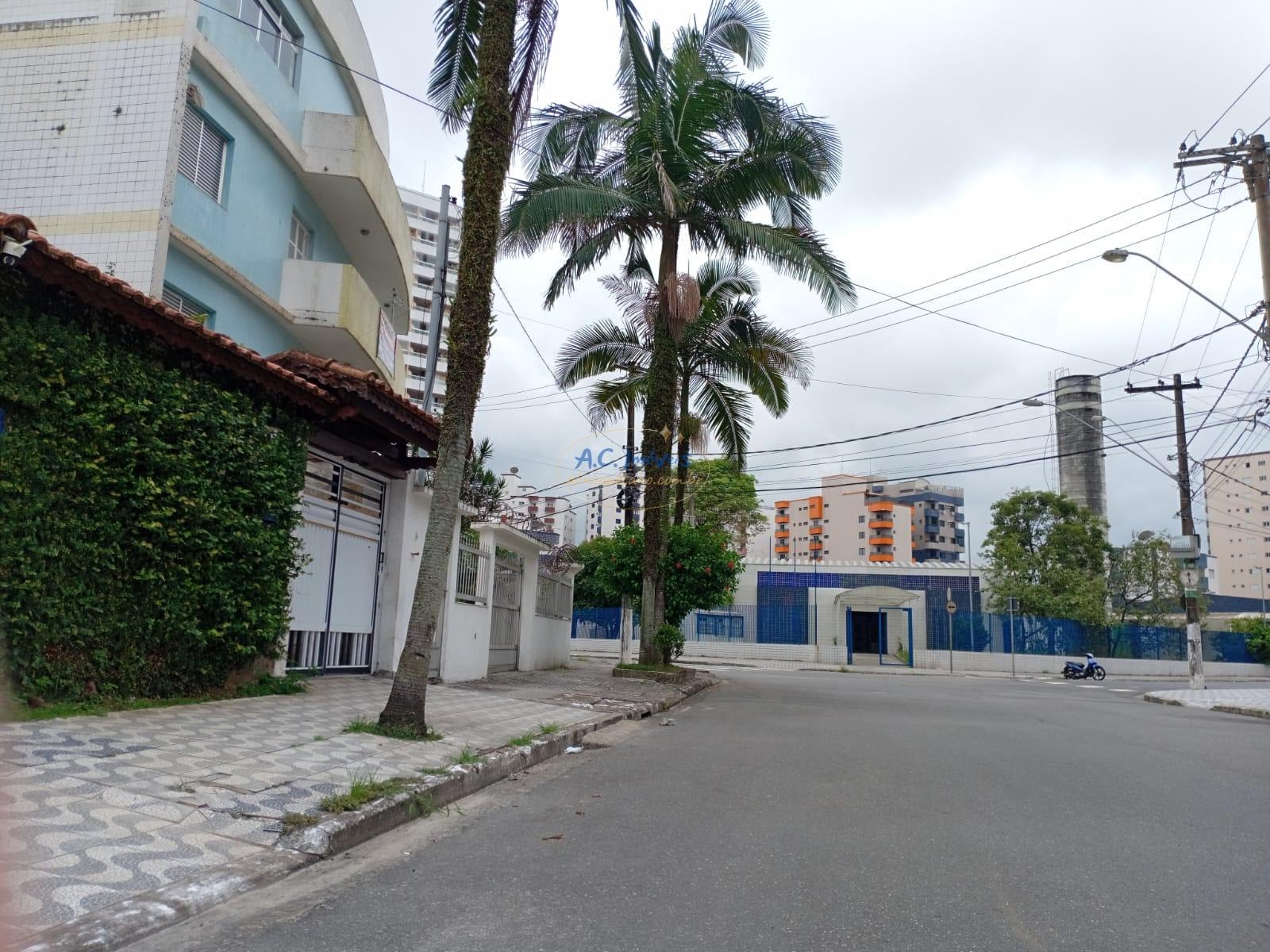 Casa à venda com 3 quartos, 1 suíte, 2 vagas e 107m² no Vila Tupi, Praia Grande (SP) — foto 4 de 24