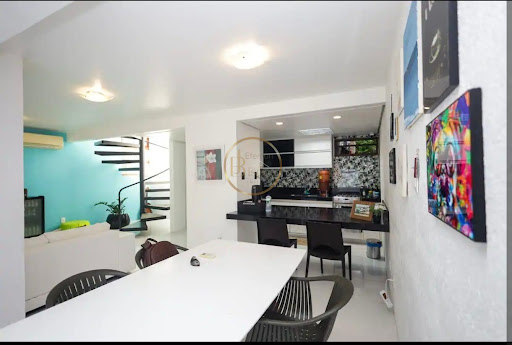 Casa à Venda em Campinho, Porto Seguro: 2 Suítes, 109m², R$850mil