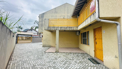 Sobrado em Caiobá com condomínio baixo -  Matinhos