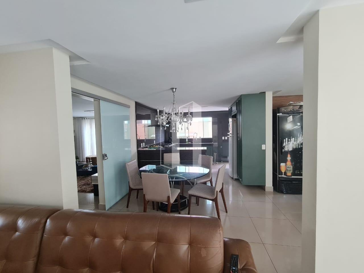 Casa à venda com 4 quartos, 4 suítes, 4 vagas e 281m² no Jardins Madri, Goiânia (GO) — foto 8 de 25