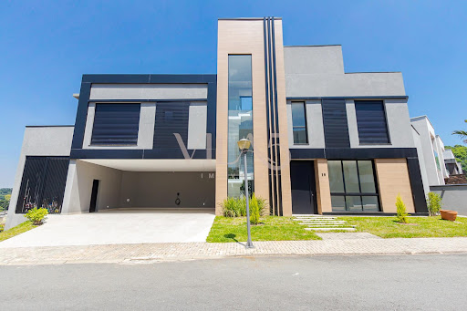 Casa de Condomínio 3 suítes em Santa Felicidade  -  Curitiba