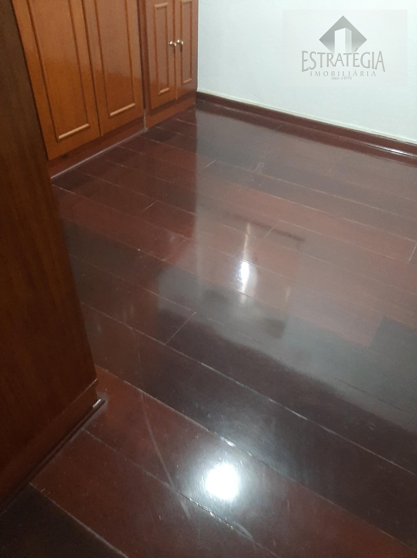 Casa à venda com 3 quartos, 2 banheiros, 1 vaga e 89m² no Simeria, Petrópolis (RJ) — foto 2 de 12