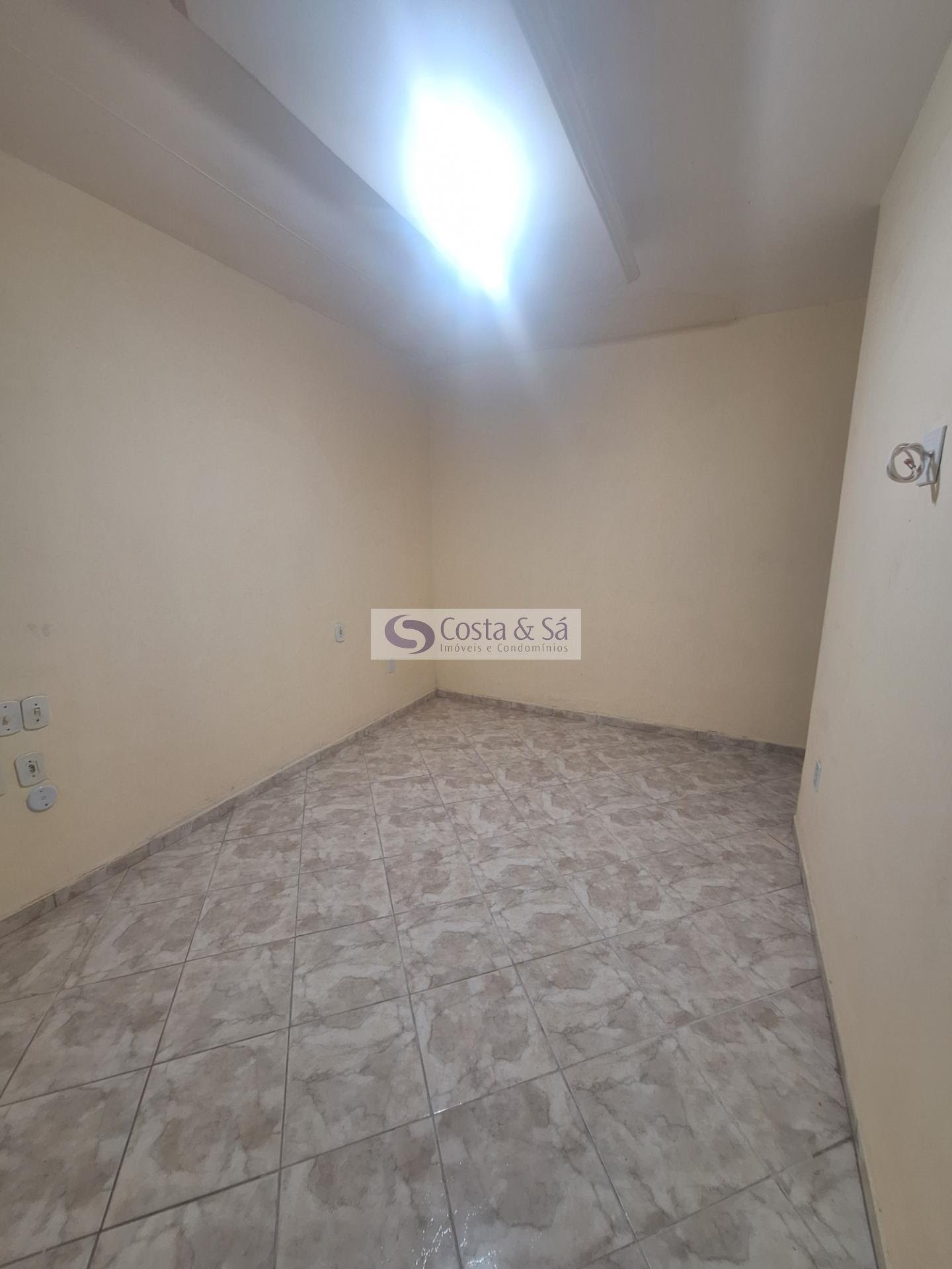 Apartamento à venda com 2 quartos, 1 banheiro, 1 vaga e 65m² no Centro, São Pedro da Aldeia (RJ) — foto 2 de 13