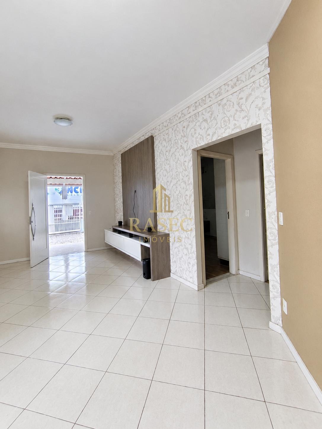 Casa para alugar com 2 quartos, 1 suíte, 2 vagas e 120m² no Guarani, Brusque (SC) — foto 3 de 10