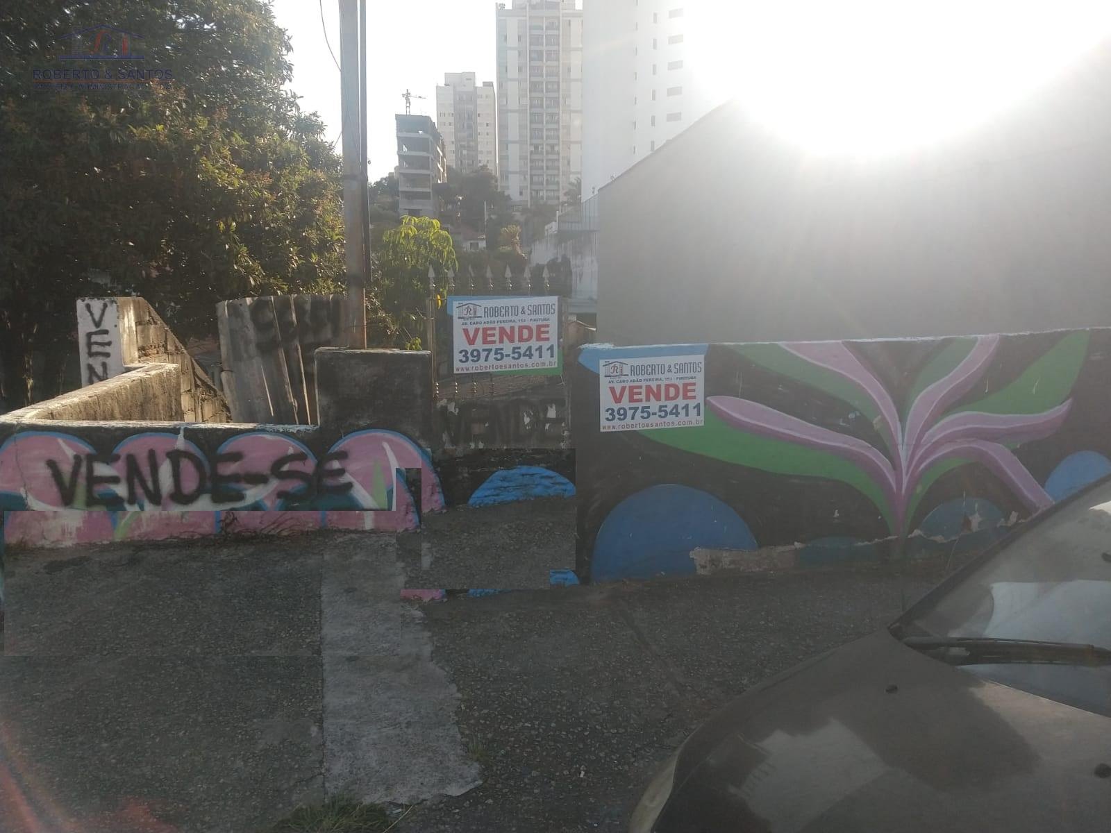 Frente com 9 metros aproximadamente