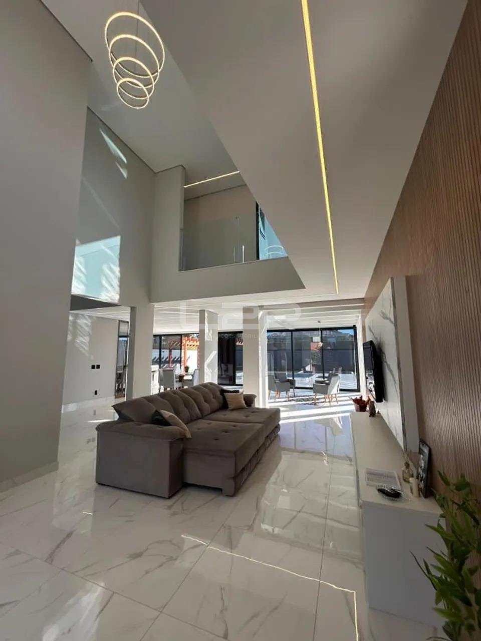 Casa à venda com 3 quartos, 3 suítes, 6 vagas e 376m² no Medeiros, Jundiaí (SP) — foto 3 de 23