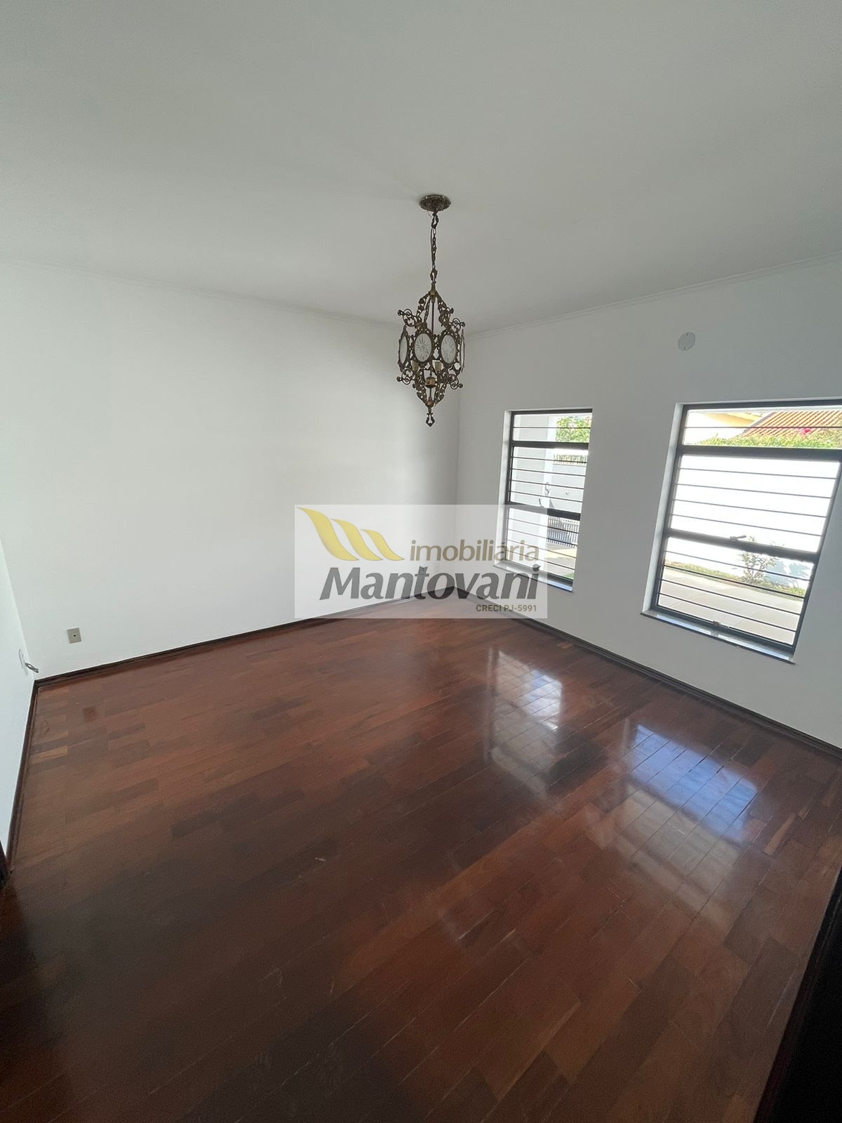 Casa à venda com 3 quartos, 1 suíte, 2 vagas e 296m² no Jardim Fortunato Minghini, Tatuí (SP) — foto 2 de 21