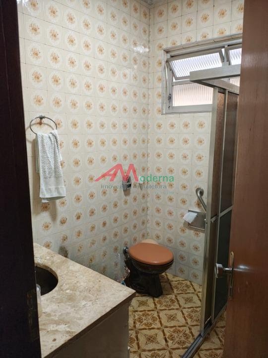 Casa à venda com 3 quartos, 1 suíte, 5 vagas e 238m² no Piraporinha, Diadema (SP) — foto 13 de 17
